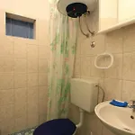 1 Bedroom Awesome In Apartman Póla