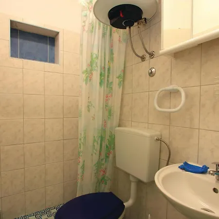 1 Bedroom Awesome In Apartment Pula