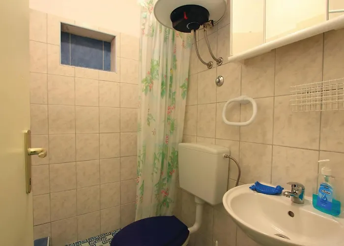 1 Bedroom Awesome In Lejlighed Pula