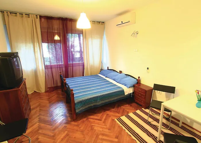Lejlighed 1 Bedroom Awesome In Pula